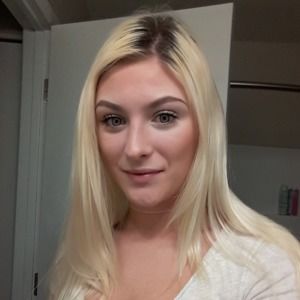 Meet your Posher, Abigail